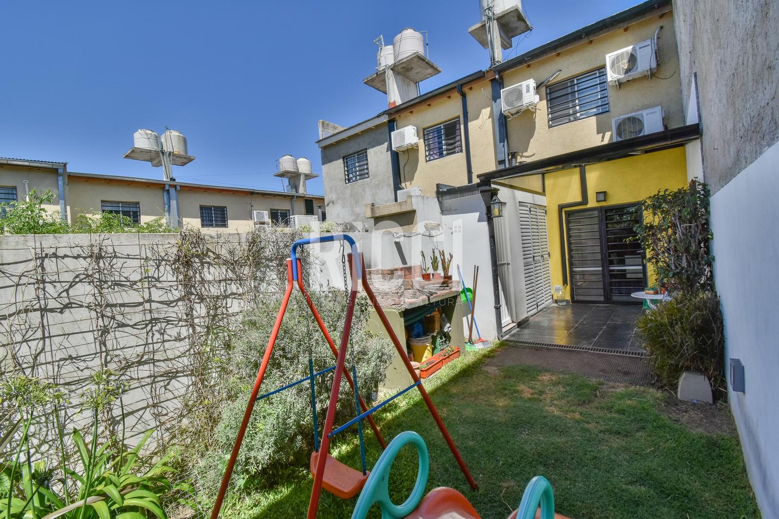 Foto Casa en Venta en Berazategui, Berazategui Duplex en venta 3 ambientes con cochera |  Berazategui 