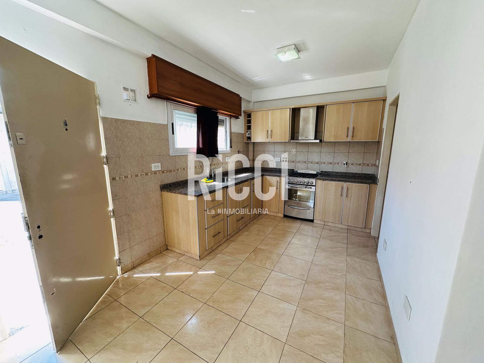 Foto Casa en Venta en Berazategui, Berazategui calle 140  al 900