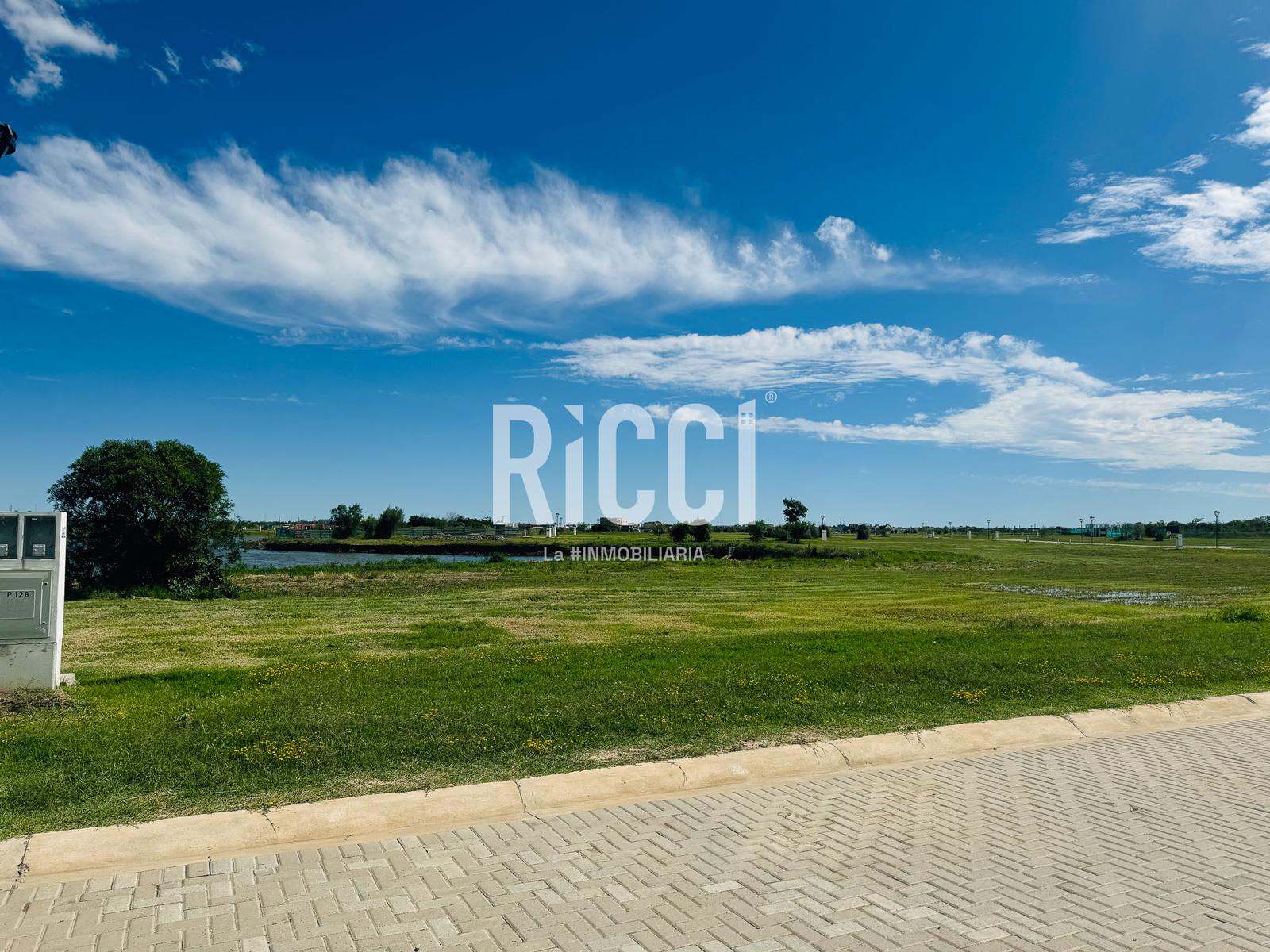 Foto Terreno en Venta en Pueblos del Plata Country Club, Guillermo E Hudson Lote a la Laguna en El Cano, Pueblos del plata, Hudson